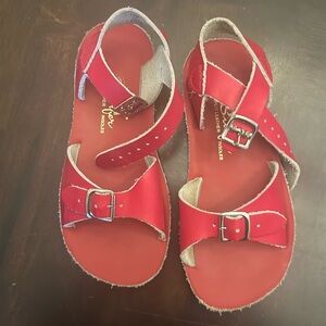 Surfer sandals